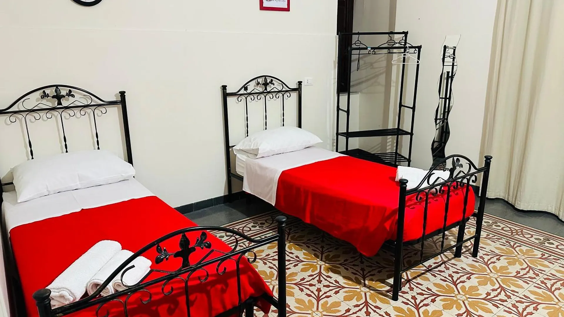 Maya Palace Real Rooms Palermo Centre Close To Cathedral Guest house