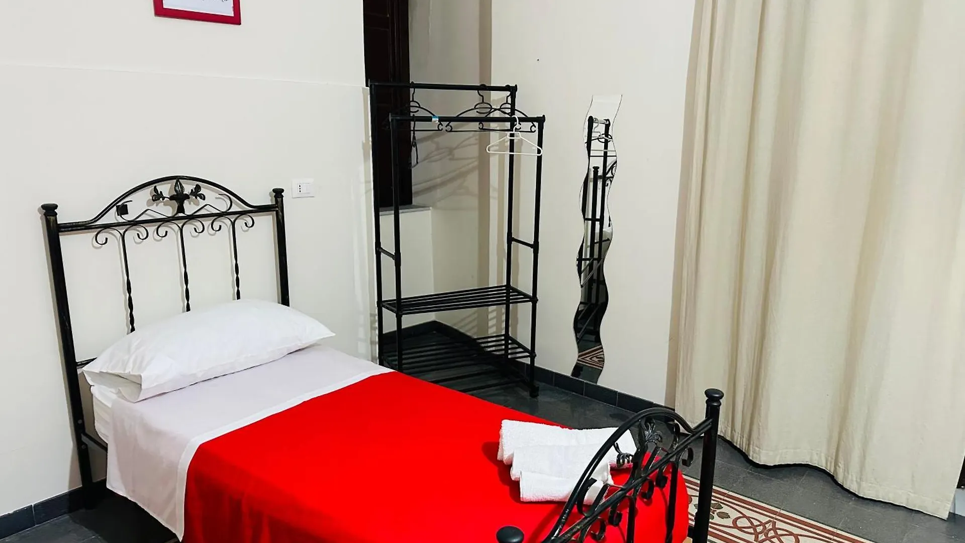 Maya Palace Real Rooms Palermo Centre Close To Cathedral Guest house