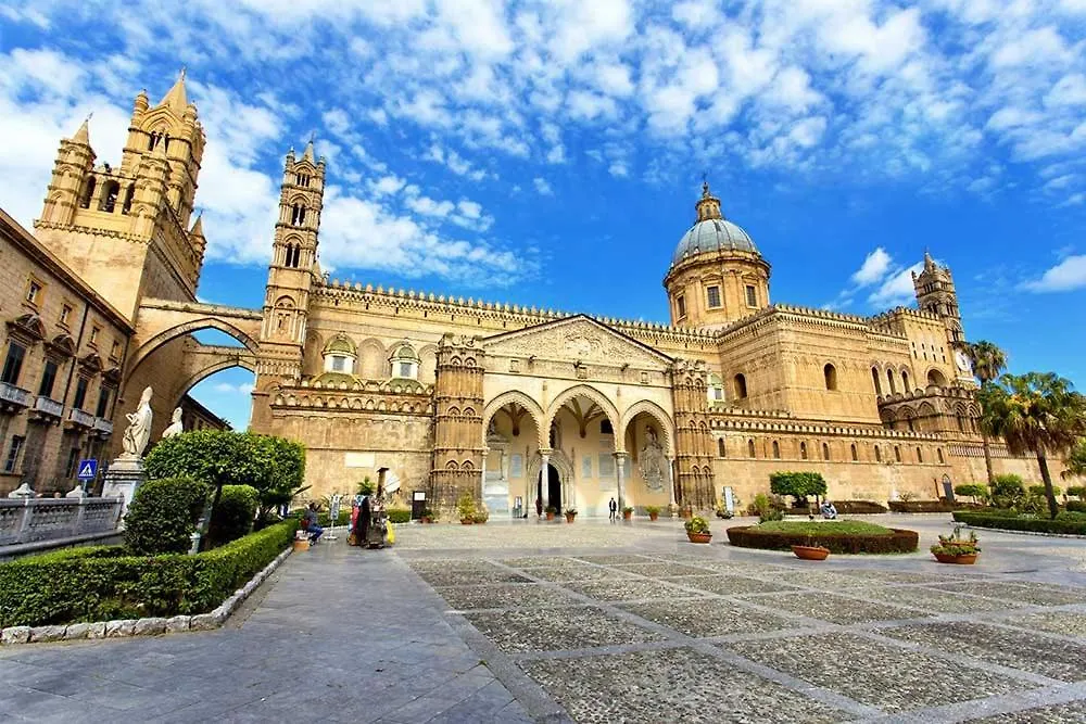 Maya Palace Real Rooms Palermo Centre Close To Cathedral Pensionat